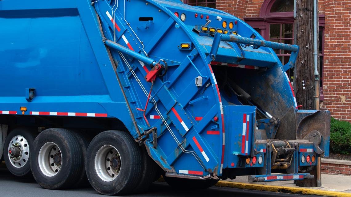 Knoxville Waste Connections moves Friday trash pickup to Monday due to snow, all other customers running on 1-day delay [Video]