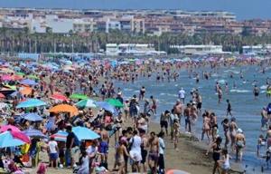 Spain hosted record 94 mn foreign tourists in 2024 [Video]